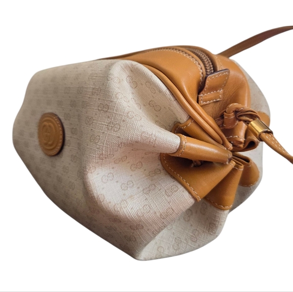 Vintage Gucci Micro GG Barrel Bag Cream Tan Crossbody 1980s Italy 007 115 5770 - Picture 4 of 16